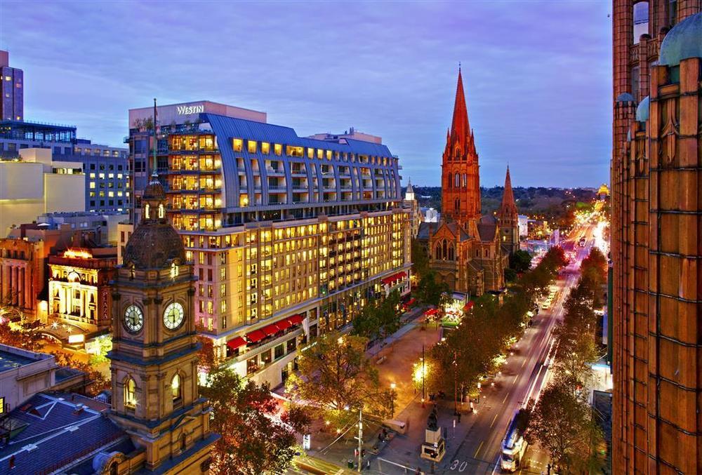Hotel The Westin Ville de Melbourne Extérieur photo The hotel at dusk