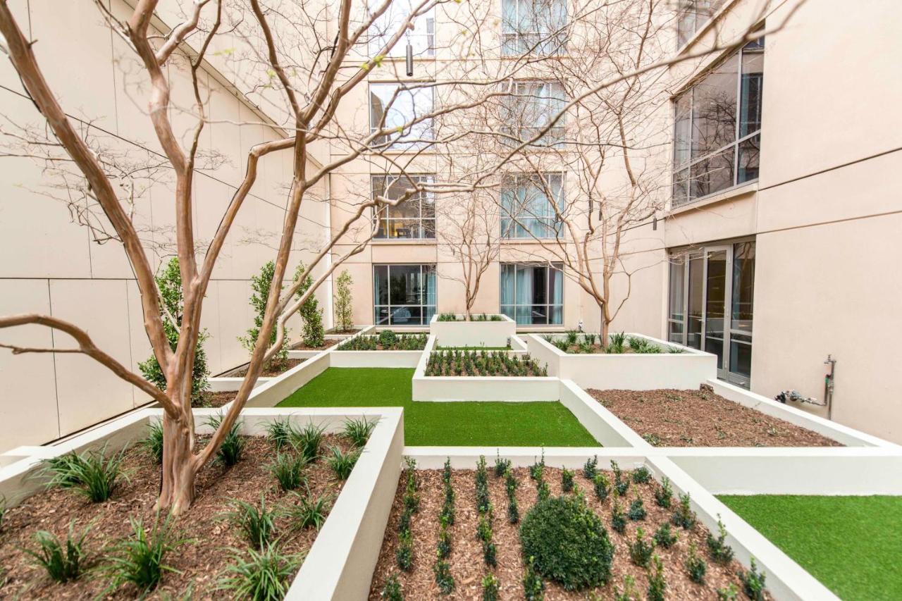 Hotel The Westin Ville de Melbourne Extérieur photo The courtyard at the new building