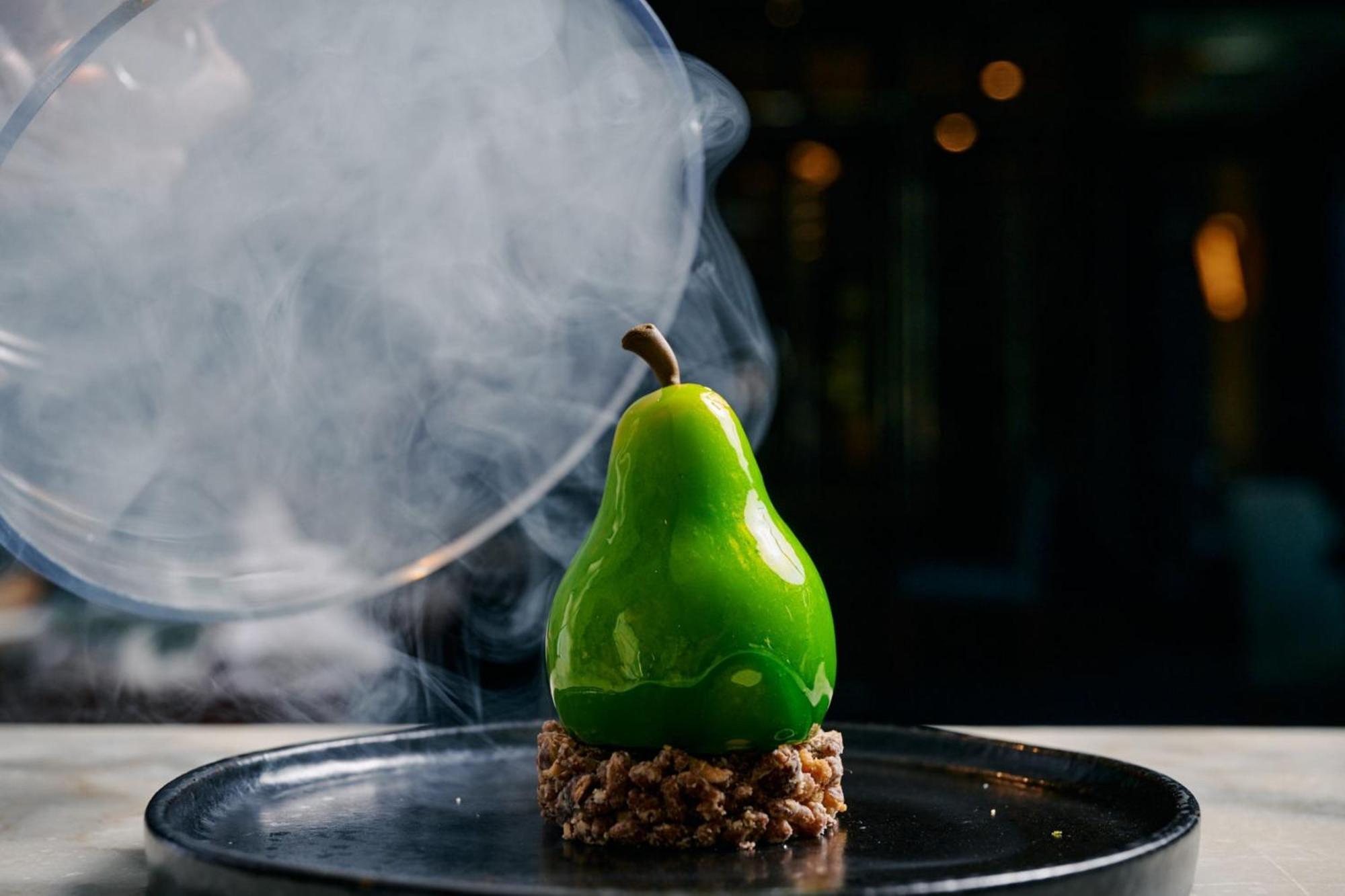 Hotel The Westin Ville de Melbourne Extérieur photo A pear dessert